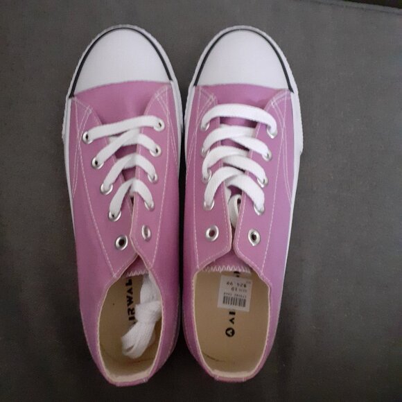 Airwalk Legacee sneakers women's size 10 purple lilac NWT - Picture 1 of 2